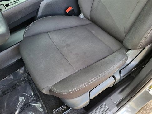 Used 2023 Nissan Rogue S image 23