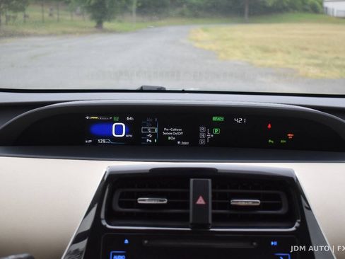 Used 2017 Toyota Prius Two w/ Prius Two Safety Plus Package FWD image 22