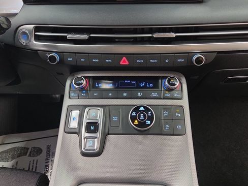 Used 2025 Hyundai Palisade SE AWD/4WD image 16