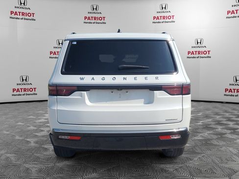 Used 2024 Jeep Wagoneer Series II w/ Flexible Seating Group RWD image 4