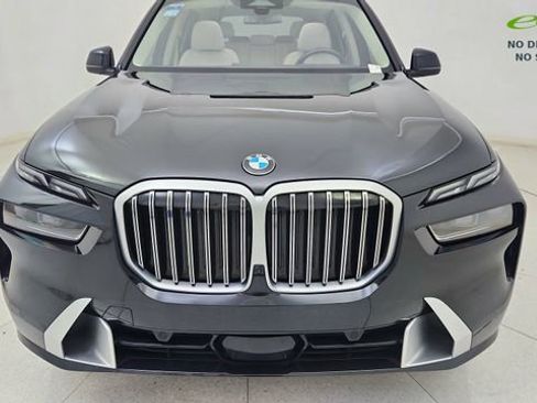 Used 2024 BMW X7 xDrive40i w/ Parking Assistance Package AWD/4WD image 9