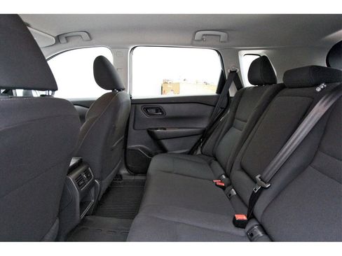 Used 2025 Nissan Rogue S image 10