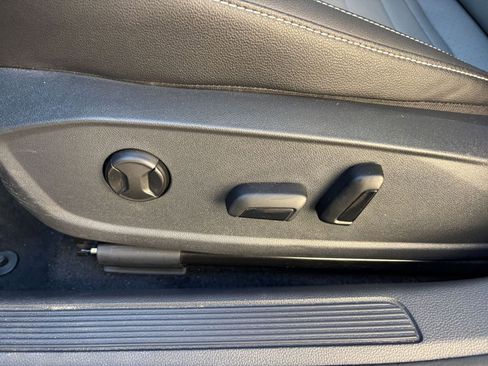 Used 2025 Volkswagen Jetta SE image 23