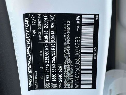 Used 2025 Mercedes-Benz GLC 350e 4MATIC image 14