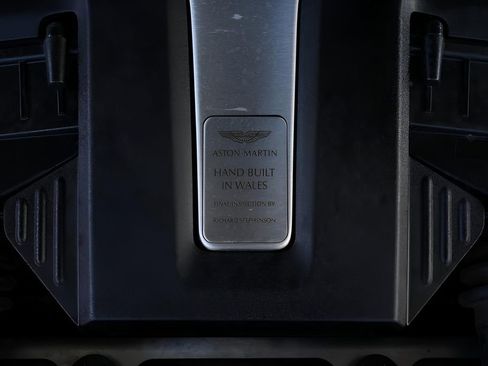 Used 2021 Aston Martin DBX image 45