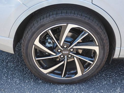 Used 2024 Lincoln Corsair Grand Touring w/ Equipment Group 301A AWD/4WD image 11