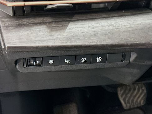 Used 2024 Nissan Ariya AWD image 17