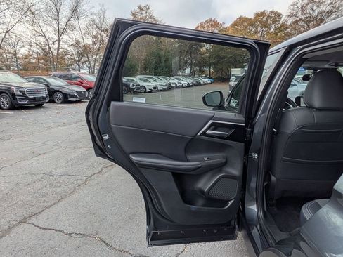 Used 2024 Mitsubishi Outlander SE image 25