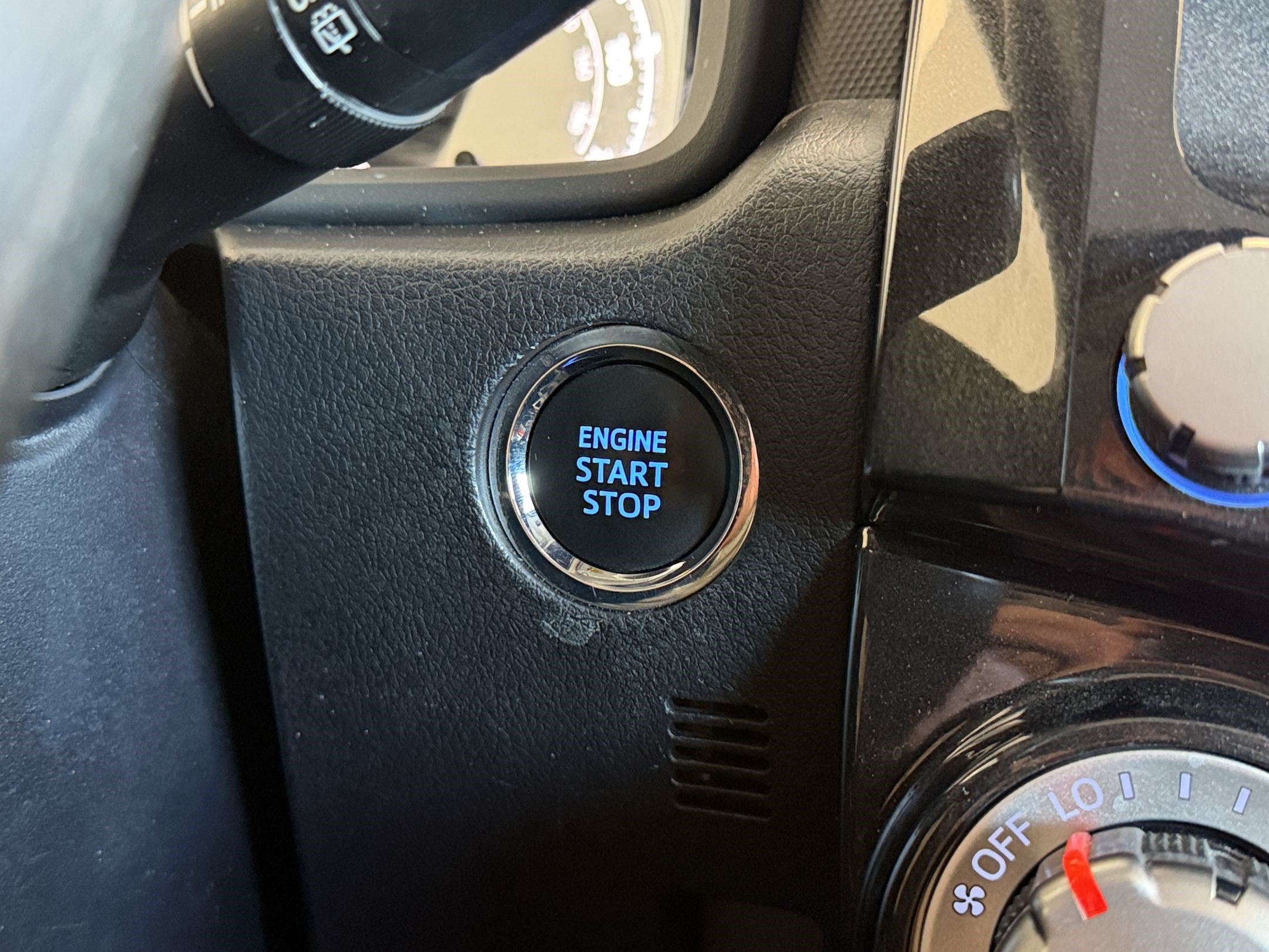 Used 2022 Toyota 4Runner TRD Off-Road Premium w/ Moonroof Package AWD/4WD image 17