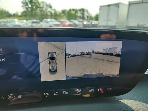 Certified 2025 Buick Enclave Sport Touring w/ Power Package AWD/4WD image 27