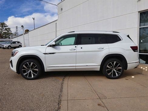 New 2026 Volkswagen Atlas SEL Premium R-Line AWD/4WD image 2
