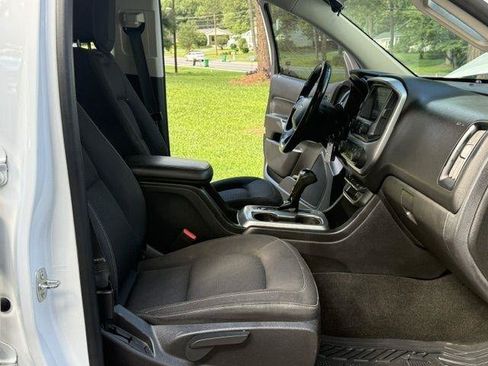 Used 2018 Chevrolet Colorado LT w/ Safety Package RWD image 14