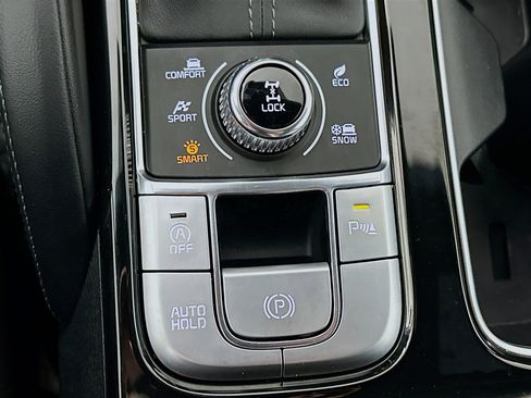 Used 2025 Kia Telluride AWD image 20