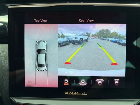 Used 2022 Maserati Quattroporte Modena image 21