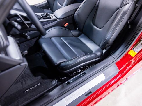 Used 2021 Porsche 911 Targa 4S Heritage Design image 38