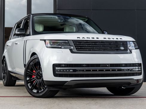 Used 2025 Land Rover Range Rover Long Wheelbase Autobiography image 2
