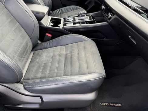 Used 2022 Mitsubishi Outlander SE AWD/4WD image 13