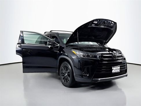 Used 2019 Toyota Highlander SE image 20