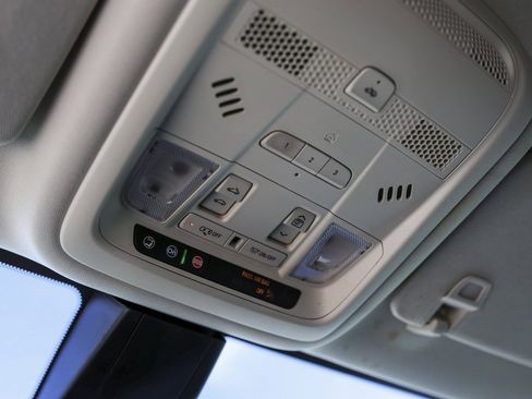 Used 2022 Cadillac XT6 Premium Luxury w/ Technology Package image 22