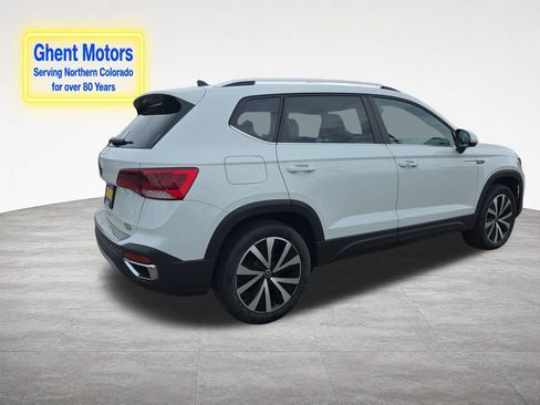 Used 2023 Volkswagen Taos SE AWD/4WD image 6