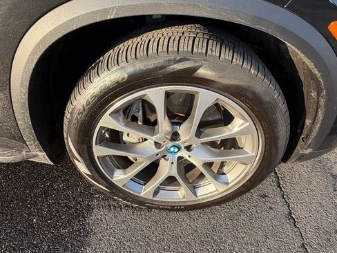 Used 2025 BMW X5 xDrive50e image 15