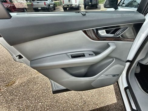 Used 2018 Audi Q7 3.0T Prestige w/ Prestige Package image 13