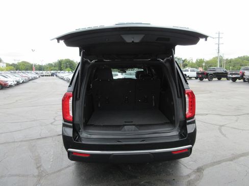 Certified 2023 GMC Yukon XL SLT AWD/4WD image 8