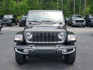 New 2025 Jeep Gladiator Sport video 2