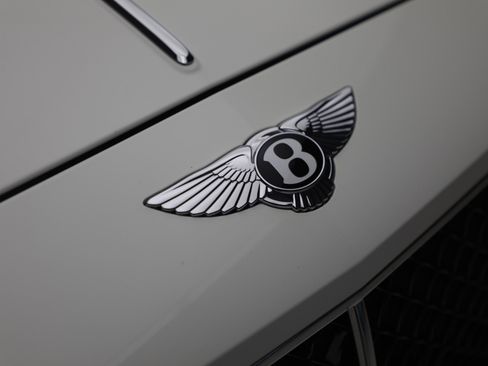 Certified 2024 Bentley Flying Spur Plug-In Hybrid image 13