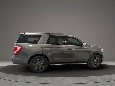 Used 2018 Ford Expedition XLT w/ Equipment Group 202A image 6
