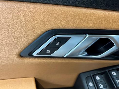 Used 2023 BMW 330i xDrive Sedan w/ Premium Package image 31