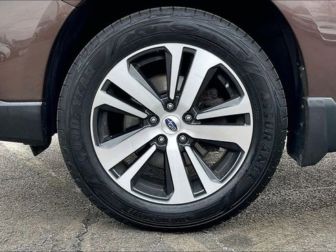 Used 2019 Subaru Outback 2.5i Limited w/ Popular Package #2 image 10