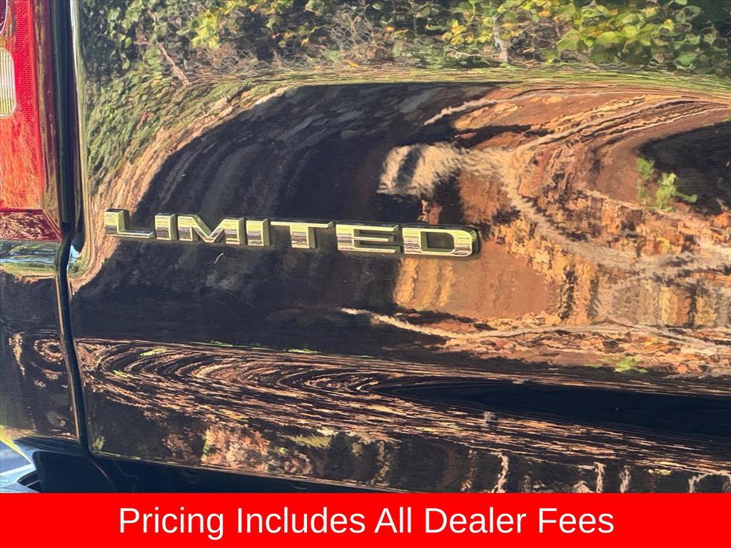 Used 2019 RAM 1500 Limited w/ Body Color Bumper Group AWD/4WD image 6