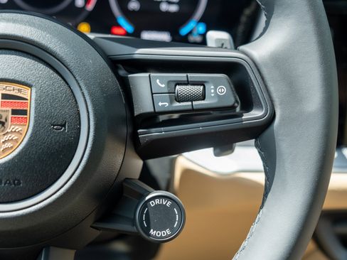 Certified 2026 Porsche Cayenne image 26