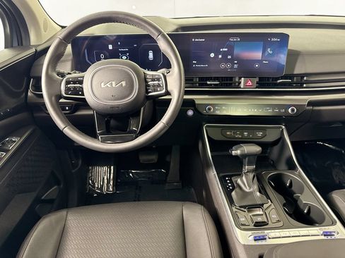 Used 2025 Kia Carnival SX Prestige FWD image 29