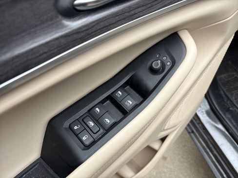 Used 2024 Jeep Grand Cherokee Limited AWD/4WD image 15