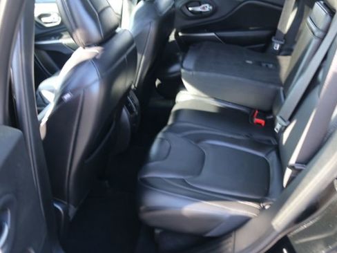 Used 2019 Jeep Cherokee Limited w/ Luxury Group image 17