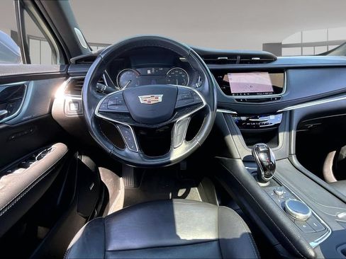 Used 2023 Cadillac XT5 Premium Luxury AWD/4WD image 5
