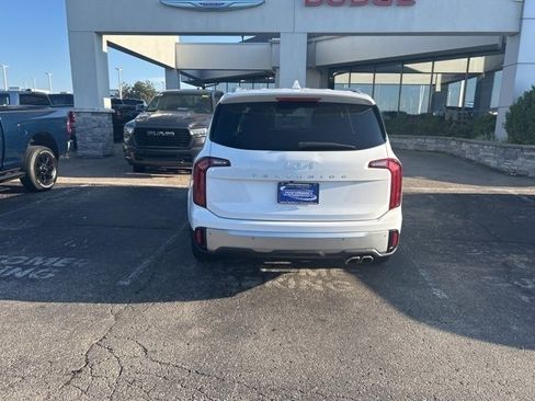 Used 2023 Kia Telluride S w/ S Sunroof Package image 6