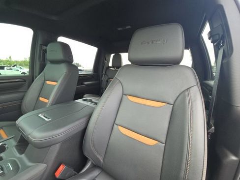 Used 2025 GMC Sierra 3500 AT4 w/ Technology Package AWD/4WD image 25