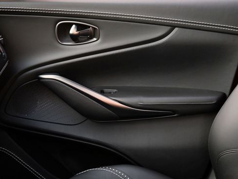 Used 2021 Aston Martin DBX AWD/4WD image 15