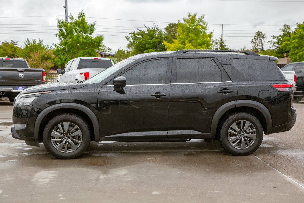 Used 2022 Nissan Pathfinder SV FWD image 8