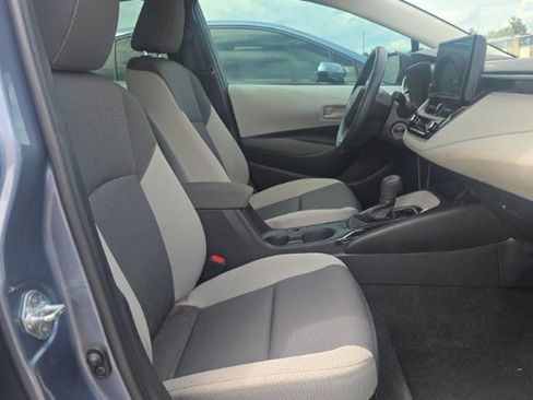 Used 2025 Toyota Corolla LE FWD image 12