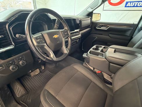Used 2025 Chevrolet Silverado 1500 LT image 13