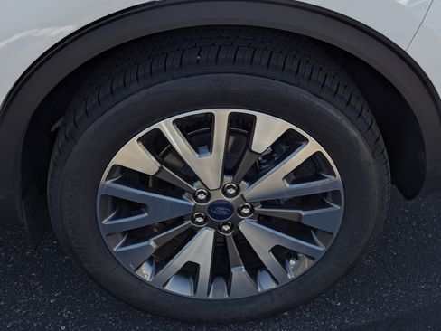 Used 2020 Ford Escape Titanium w/ Titanium Premium Package 2.0 image 7