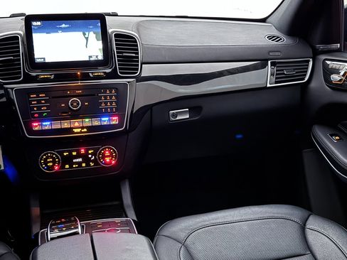 Used 2017 Mercedes-Benz GLS 550 4MATIC w/ Driver Assistance Package image 28