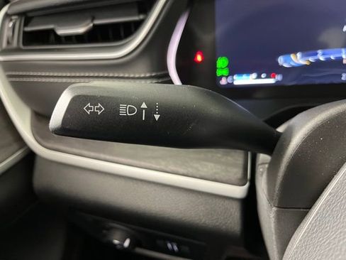 Used 2023 Jeep Grand Cherokee L Limited w/ Black Appearance Package image 22