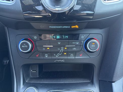 Used 2017 Ford Focus RS AWD/4WD image 21
