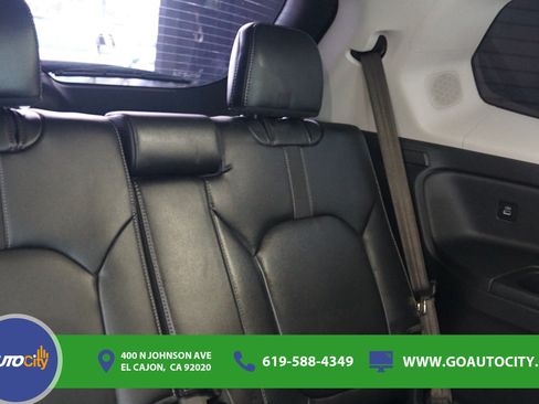 Used 2023 Honda Pilot Touring image 15