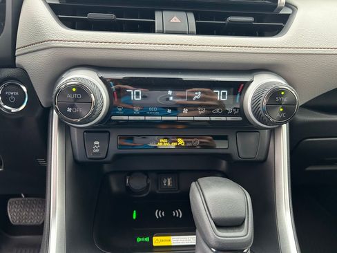 Used 2025 Toyota RAV4 XLE w/ Convenience Package image 39